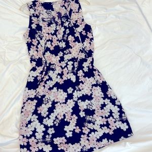 Mini dress from Loft. Purple with flowers. Size MP